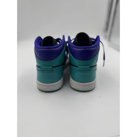 Size 5 - Air Jordan 1 Mid Black Grape W NBS247 - Picture 2 of 6